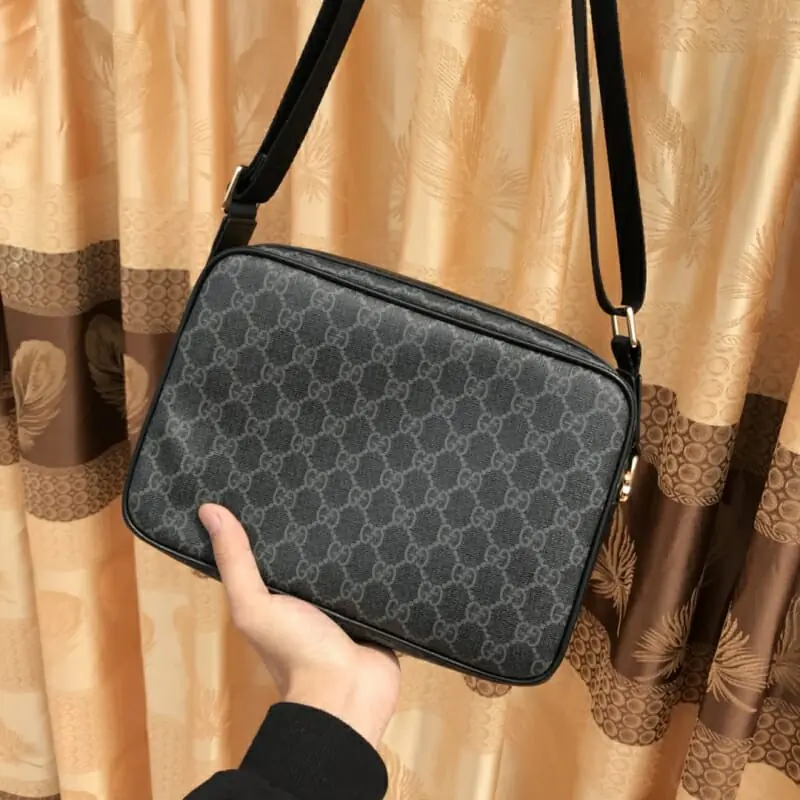 gucci aaa homme mini sac a main s_11b2a541